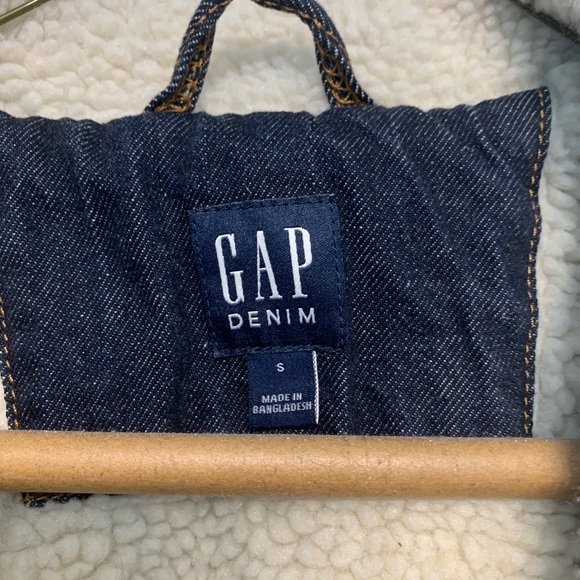 gap jean jacket - Picture 2 of 3
